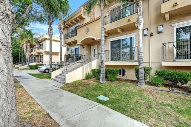 13629 Wyandotte Street 111, Van Nuys (los Angeles), CA 91405