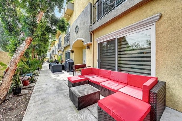 13629 Wyandotte Street 111, Van Nuys (los Angeles), CA 91405