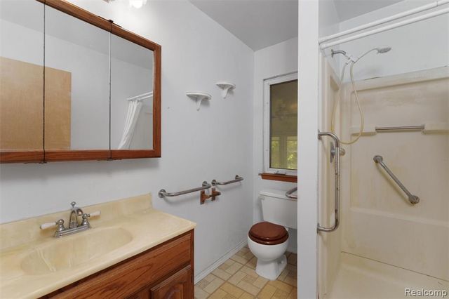 2378 Dawes Avenue, Shelby Twp, MI 48317