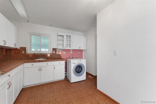 2378 Dawes Avenue, Shelby Twp, MI 48317