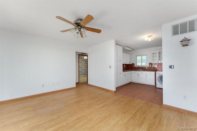 2378 Dawes Avenue, Shelby Twp, MI 48317