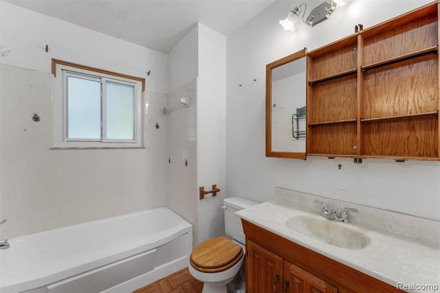 2378 Dawes Avenue, Shelby Twp, MI 48317