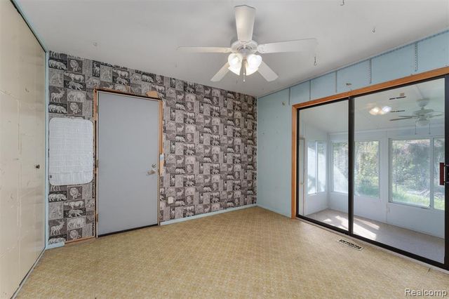 2378 Dawes Avenue, Shelby Twp, MI 48317