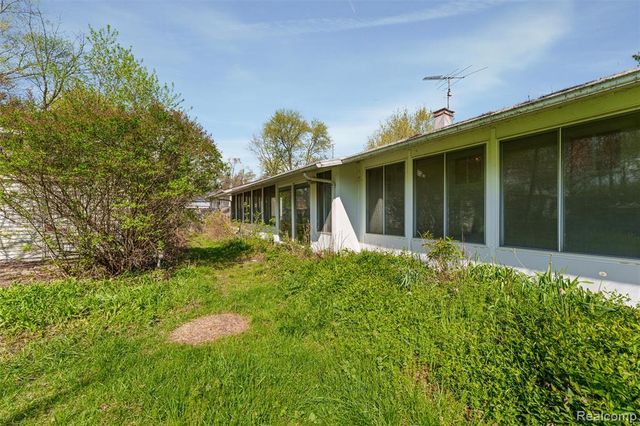 2378 Dawes Avenue, Shelby Twp, MI 48317