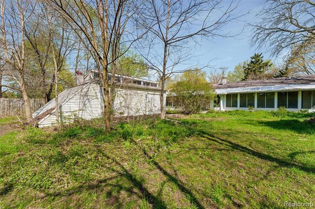 2378 Dawes Avenue, Shelby Twp, MI 48317