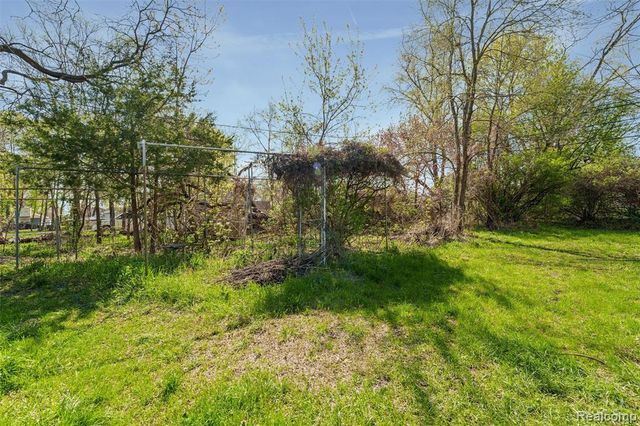 2378 Dawes Avenue, Shelby Twp, MI 48317