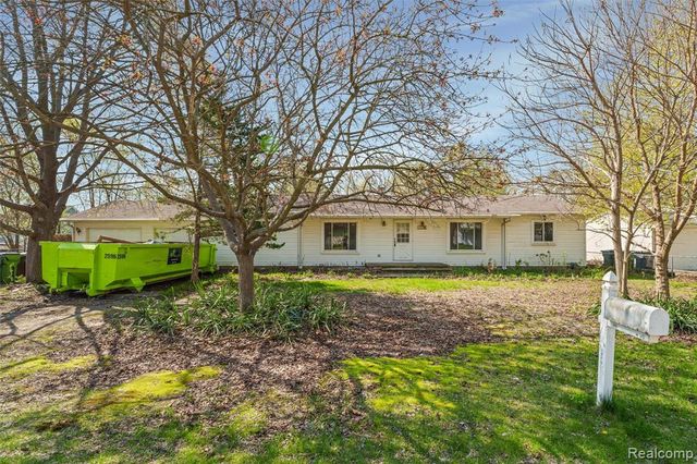 2378 Dawes Avenue, Shelby Twp, MI 48317