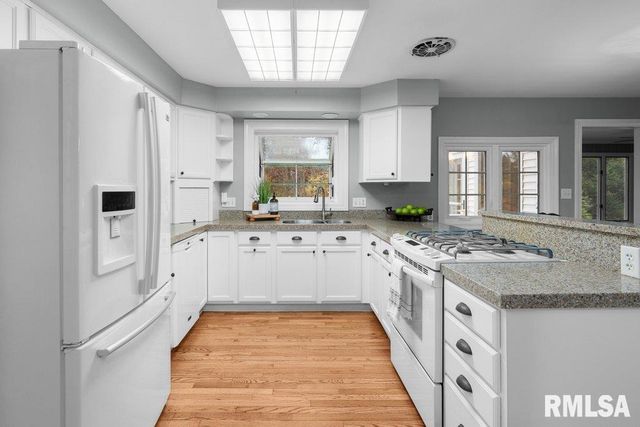 777 25TH Avenue Court, Moline, IL 61265