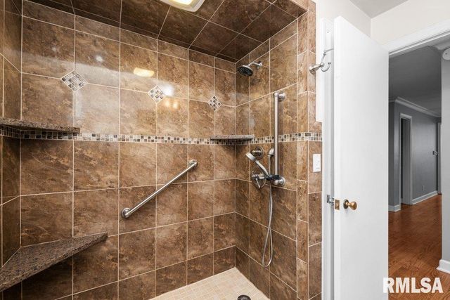 777 25TH Avenue Court, Moline, IL 61265