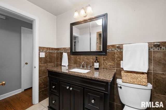 777 25TH Avenue Court, Moline, IL 61265