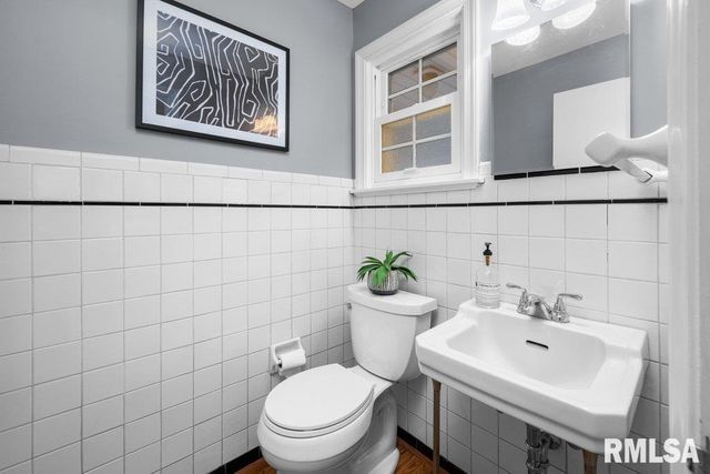 777 25TH Avenue Court, Moline, IL 61265