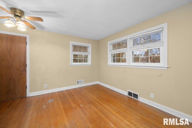 777 25TH Avenue Court, Moline, IL 61265