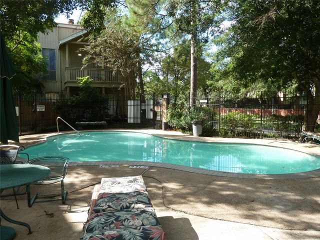 2100 Tanglewilde Street 529, Houston, TX 77063