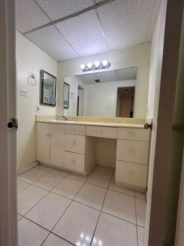 2100 Tanglewilde Street 529, Houston, TX 77063