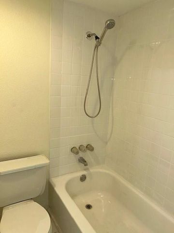2100 Tanglewilde Street 529, Houston, TX 77063