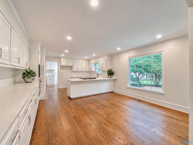 1706 Woodmont Drive SE, Decatur, AL 35601