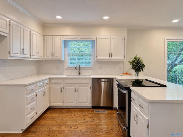 1706 Woodmont Drive SE, Decatur, AL 35601