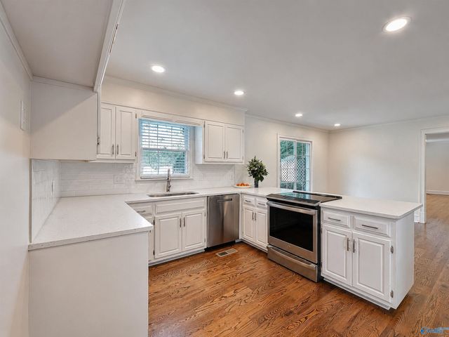 1706 Woodmont Drive SE, Decatur, AL 35601