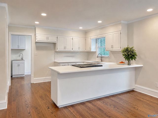 1706 Woodmont Drive SE, Decatur, AL 35601