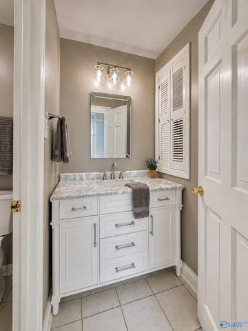 1706 Woodmont Drive SE, Decatur, AL 35601