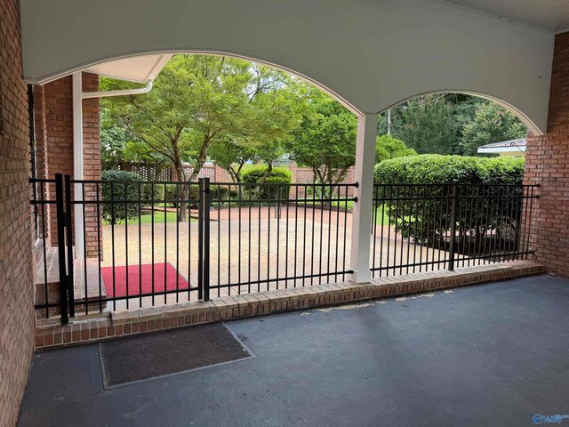 1706 Woodmont Drive SE, Decatur, AL 35601
