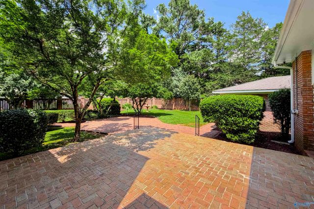 1706 Woodmont Drive SE, Decatur, AL 35601