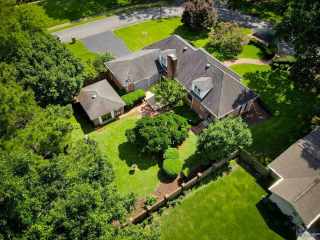 1706 Woodmont Drive SE, Decatur, AL 35601