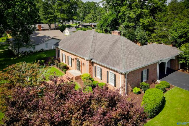 1706 Woodmont Drive SE, Decatur, AL 35601
