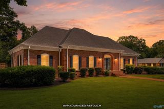 1706 Woodmont Drive SE, Decatur, AL 35601