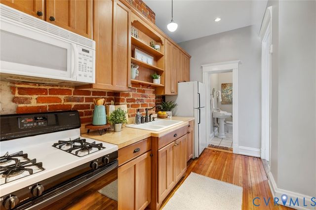 2804 W Grace St, Richmond, VA 23221