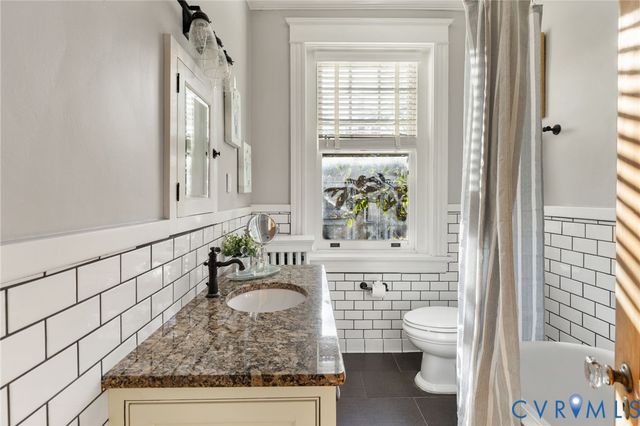 2804 W Grace St, Richmond, VA 23221