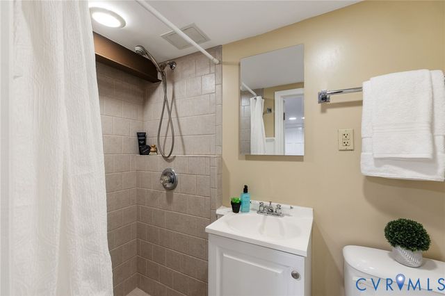 2804 W Grace St, Richmond, VA 23221