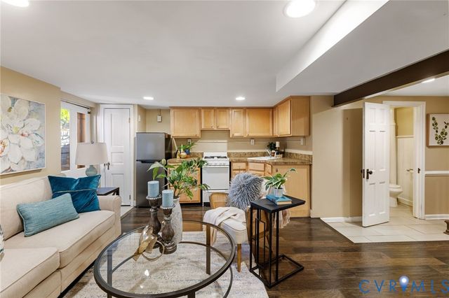 2804 W Grace St, Richmond, VA 23221