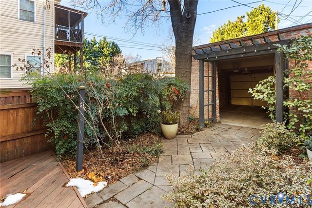 2804 W Grace St, Richmond, VA 23221