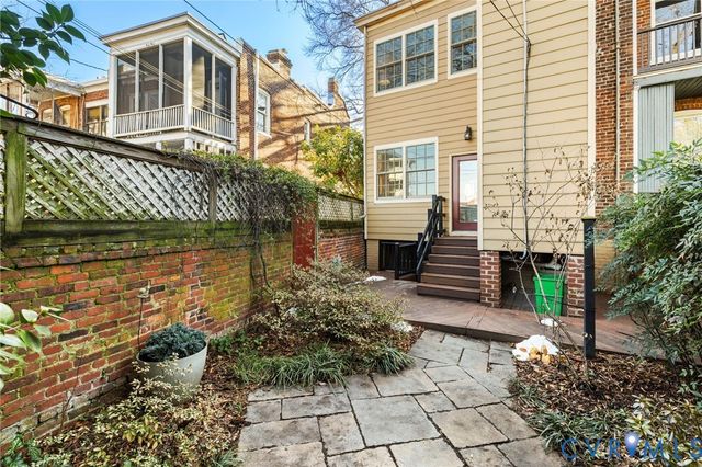 2804 W Grace St, Richmond, VA 23221