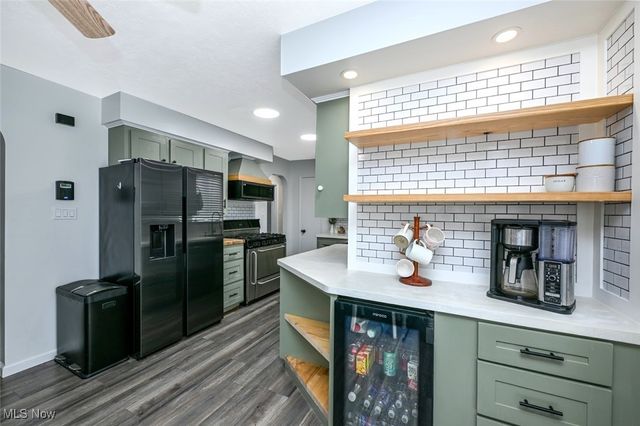 76 Clinton Avenue, Akron, OH 44301