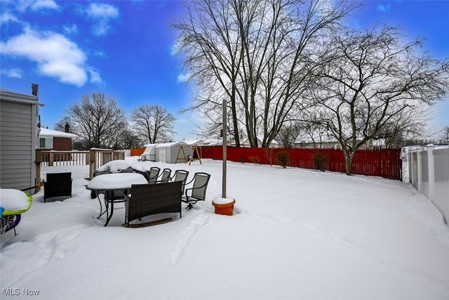 76 Clinton Avenue, Akron, OH 44301