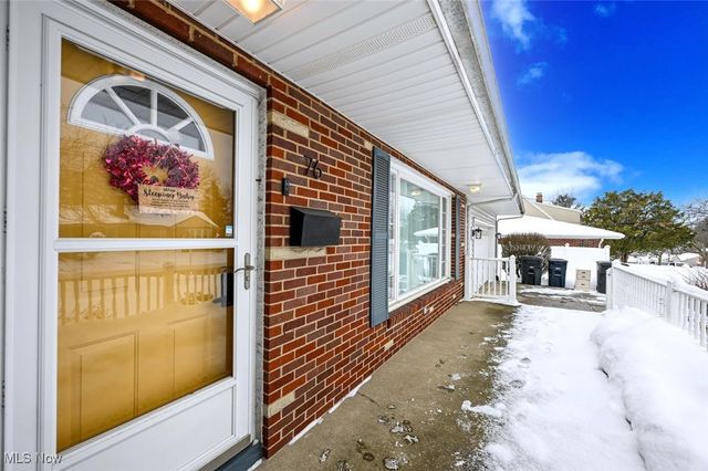 76 Clinton Avenue, Akron, OH 44301