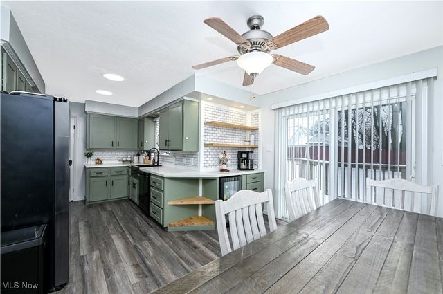 76 Clinton Avenue, Akron, OH 44301