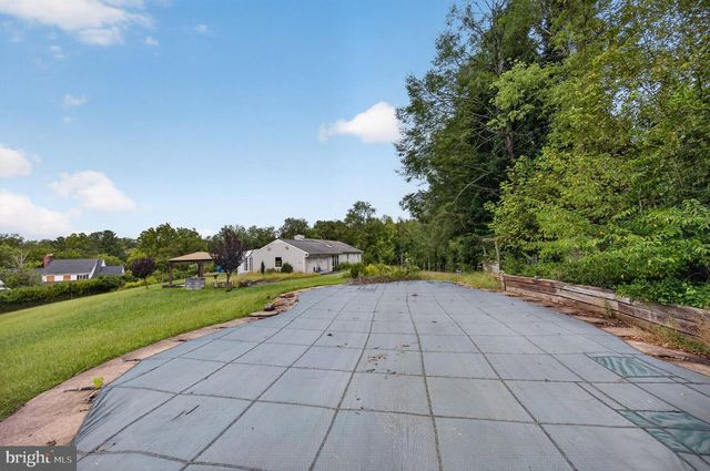 10022 COLVIN RUN, Great Falls, VA 22066