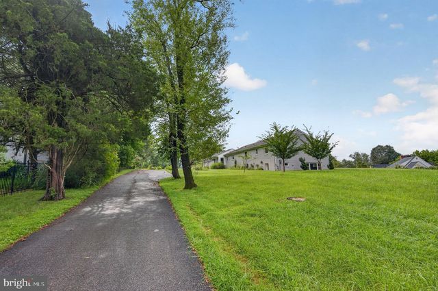 10022 COLVIN RUN, Great Falls, VA 22066