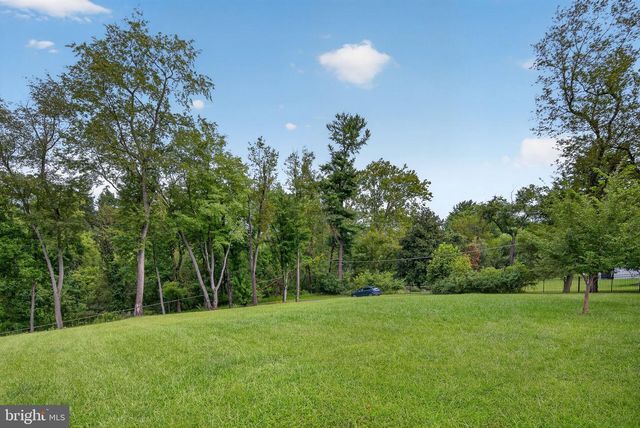 10022 COLVIN RUN, Great Falls, VA 22066
