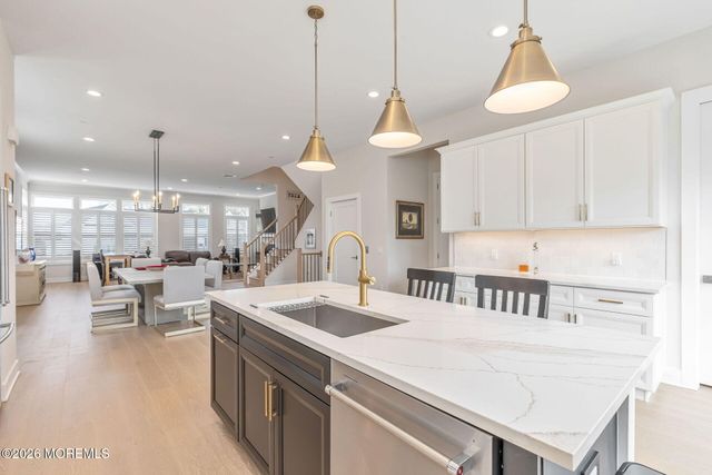 11 Valiant Court, Middletown, NJ 07748