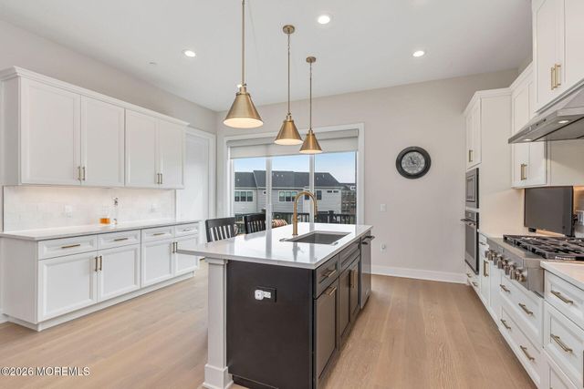 11 Valiant Court, Middletown, NJ 07748