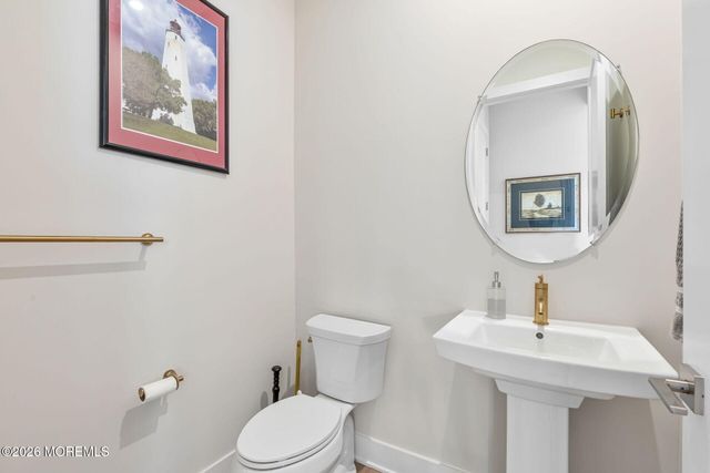 11 Valiant Court, Middletown, NJ 07748