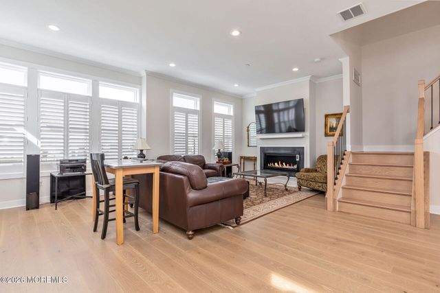 11 Valiant Court, Middletown, NJ 07748