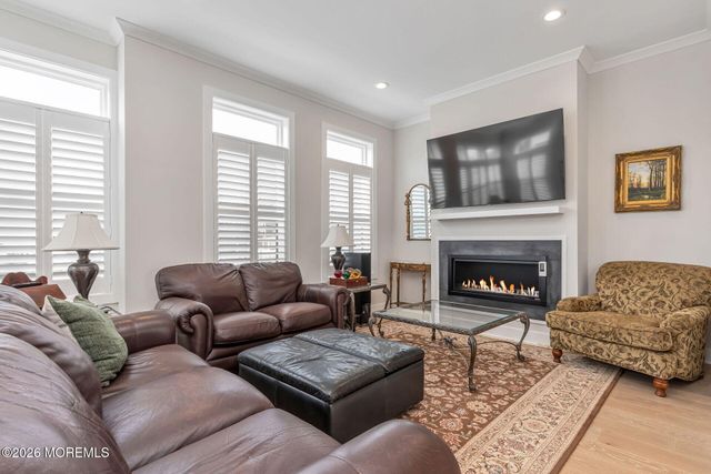 11 Valiant Court, Middletown, NJ 07748