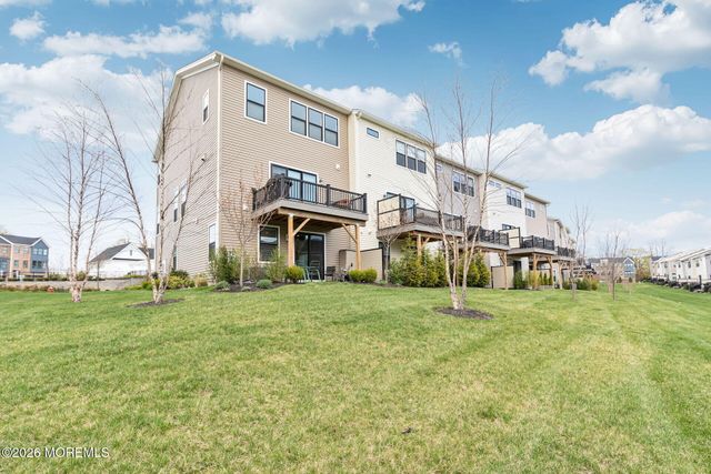 11 Valiant Court, Middletown, NJ 07748