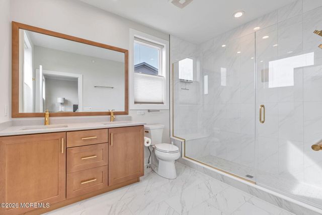11 Valiant Court, Middletown, NJ 07748