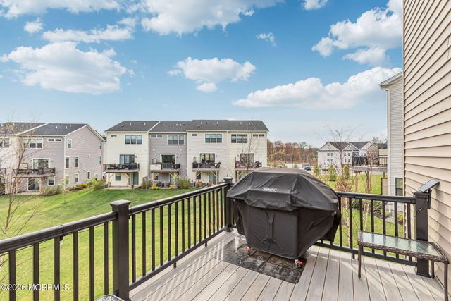 11 Valiant Court, Middletown, NJ 07748